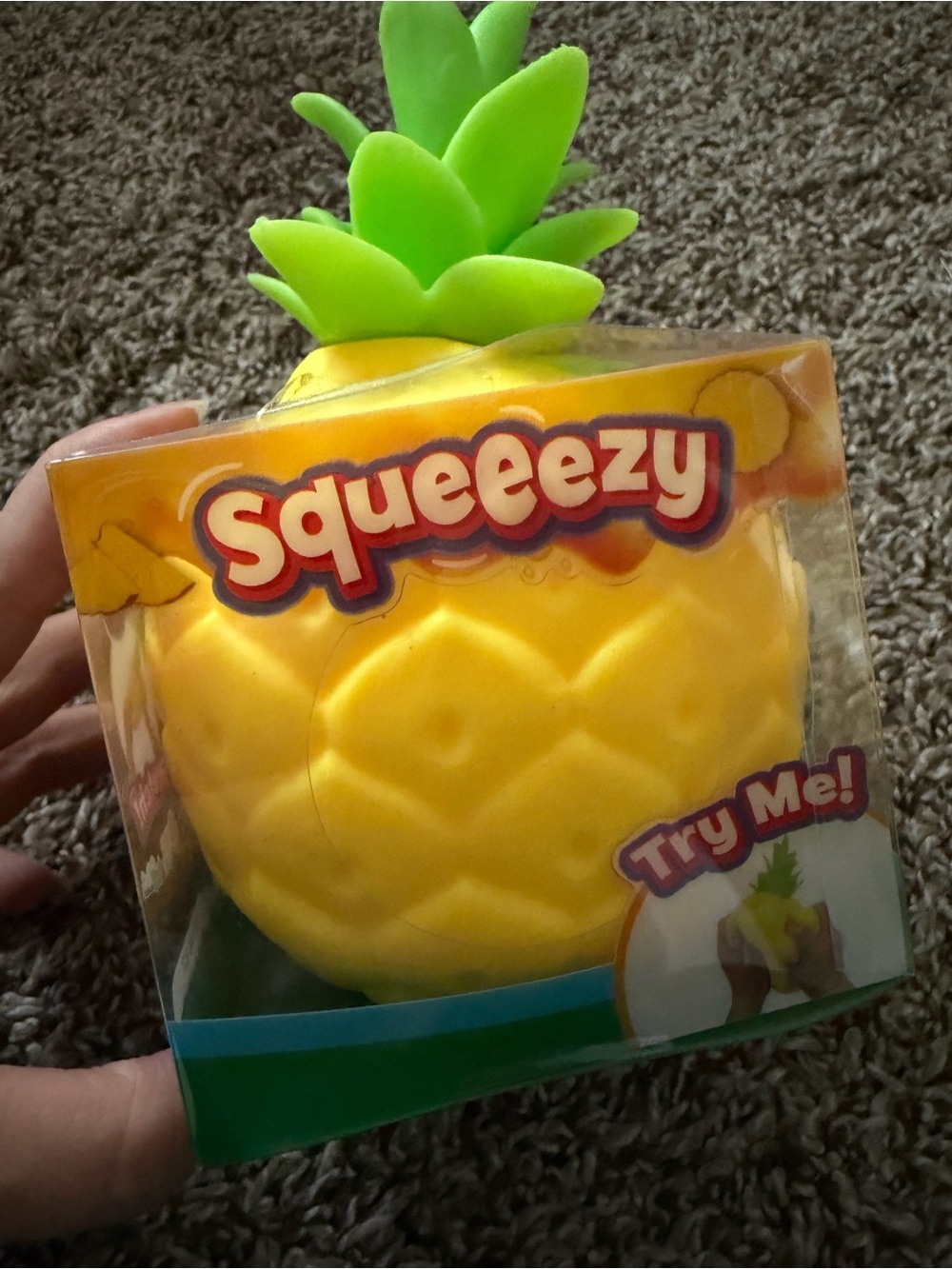 Sunny days Pineapple squeezy squishy - Picture 4 of 5
